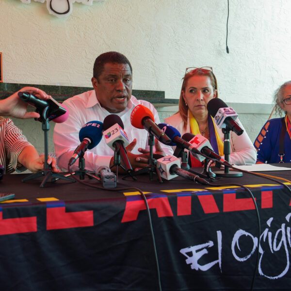 Exilio venezolano pide a Trump revisar relación con el gobierno de Delcy por su manejo de la tragedia