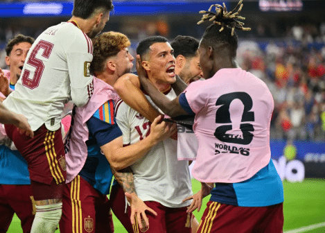 España humilla la soberbia francesa en Dallas y condena al retiro a Deschamps